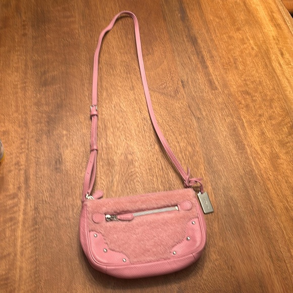 Coach pink shearling crossbody - Picture 2 of 13